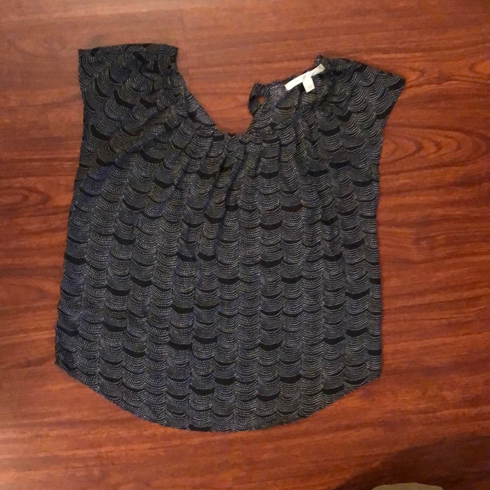 Women’s like new blouse